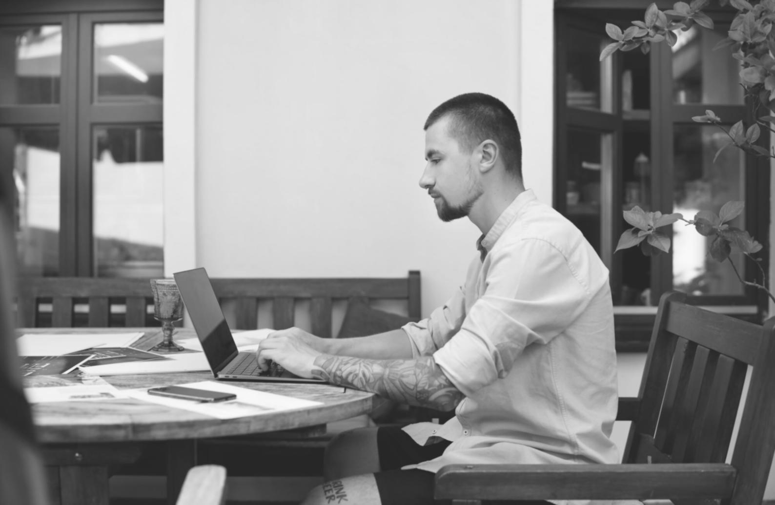 Detailierte Finanzanalyse am Computer